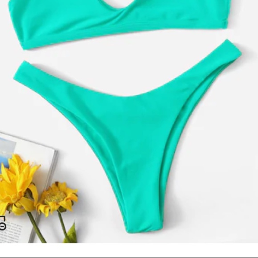 High-Leg Cheeky Bikini Bottoms